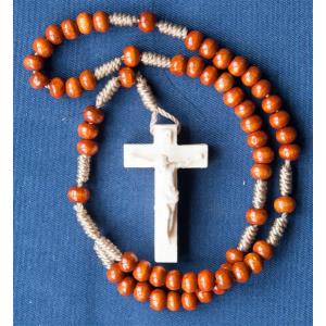 Rosary with baroque cross 3,6cm maple wood